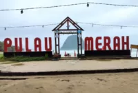 Pantai Pulau Merah.
