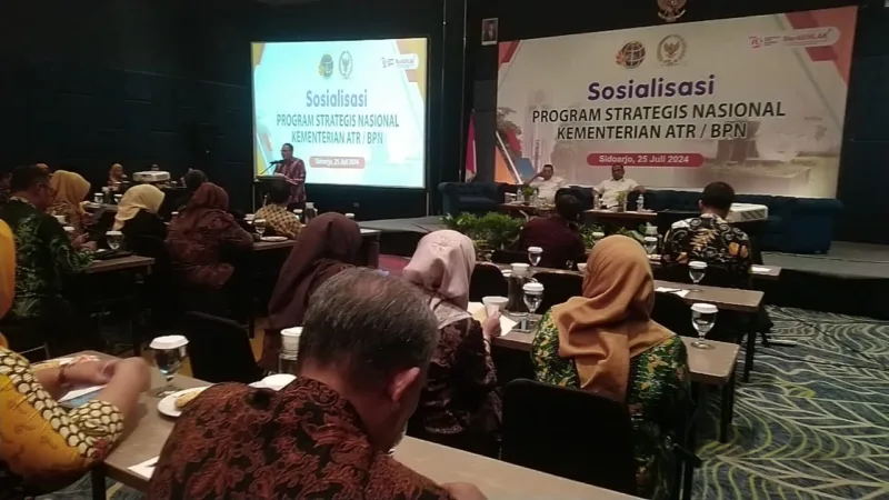 Sosialisasi Program Strategis Nasional Kementerian ATR/BPN di Luminor hotel di Sidoarjo, Kamis (25/7/2024). 