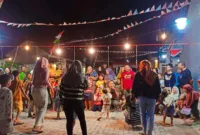 Warga saat mengikuti lomba.