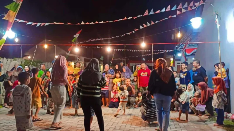 Warga saat mengikuti lomba.