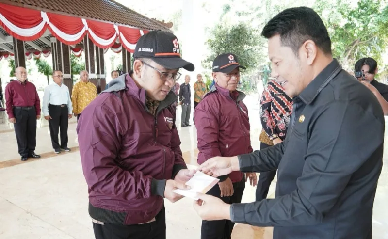 Plt Bupati Subandi berangkatkan pendonor ke Jakarta untuk terima penghargaan dari Presiden RI.