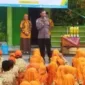 Kanit Binmas Polsek Sedati Polresta Sidoarjo Aiptu Nur Syamsi saarlt berikan edukasi dan bijak bermedia sosial di depan siswa siswi MIN 2, Sedati, Sidoarjo, pada Kamis (1/8/2024).