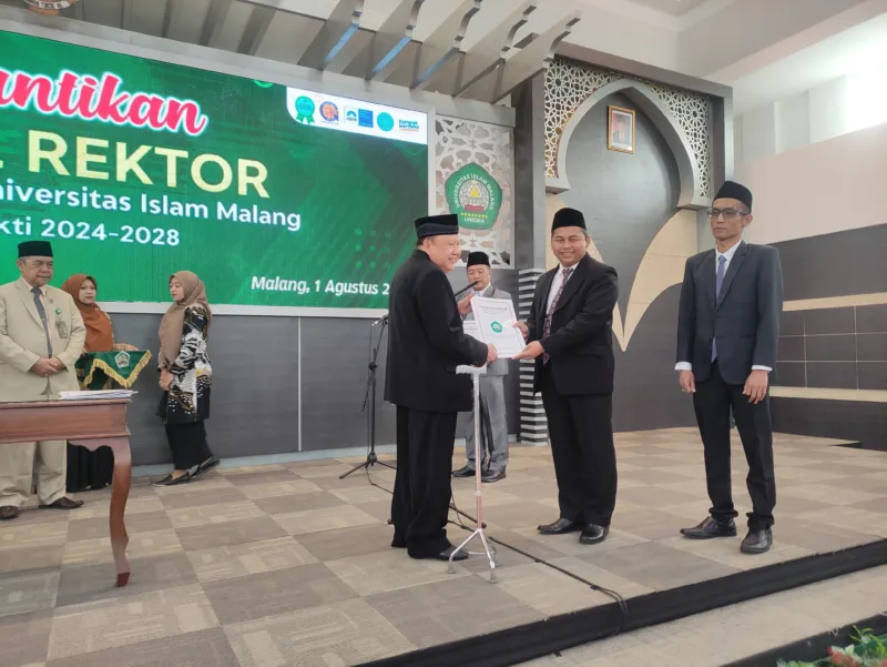 Pimpinan Yayasan Unisma lantik Wakil Rektor dan Dekan periode 2024-2028.