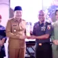 Plt Bupati Sidoarjo Subandi beserta istri menghadiri acara pisah sambut komandan kodim 0816 Sidoarjo, Senin (5/8/2024) di Komando Distrik Militer 0816/Sidoarjo. 