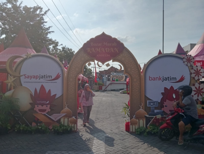 Bazar Murah Ramadhan Bank Jatim Cabang Sampang, Terkesan Pencitraan Saja.