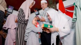 Rutinitas setiap Bulan, Bupati Sampang H. Slamet Junaidi bersama Istri memberikan Santunan kepada seribu anak Yatim.
