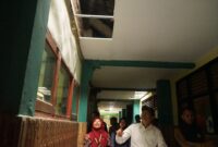 Bupati Sidoarjo H. Subandi melakukan inspeksi mendadak (sidak) ke SMP Negeri 3 Porong pada Sabtu (17/5/2025).