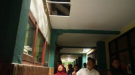 Bupati Sidoarjo H. Subandi melakukan inspeksi mendadak (sidak) ke SMP Negeri 3 Porong pada Sabtu (17/5/2025).