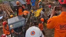 Tim SAR gabungan akhirnya menuntaskan misi kemanusiaan dalam tragedi tanah longsor di Trenggalek.