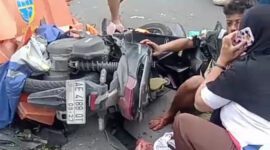 Kereta Api Malioboro Ekspres menabrak lima pengendara motor di perlintasan dua jalur yang dijaga.