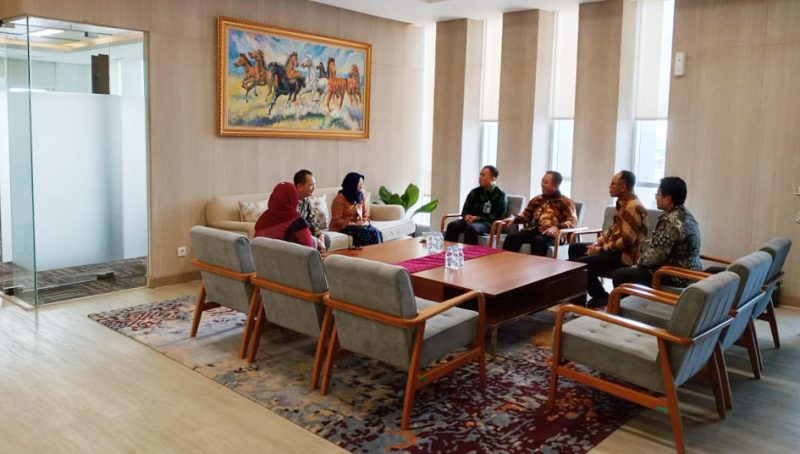 Silaturahmi Regional CEO BRI Region 12 Surabaya, Reza Syahrizal Setiaputra bersama jajaran ke Kantor Otoritas Jasa Keuangan (OJK) Provinsi Jawa Timur, Selasa (29/7/2025).