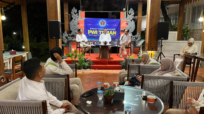 Persatuan Wartawan Indonesia (PWI) Kabupaten Tuban menggelar Rapat Kerja (Raker) Tahun 2025 di Tawangmangu, Kabupaten Karanganyar, Jawa Tengah, pada 4–6 Juli 2025. 