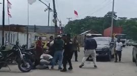 Rombongan tim KLH dan sejumlah wartawan yang ikut meliput sidak diduga menjadi korban pengeroyokan oleh sekelompok orang tak dikenal.