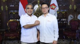 4. Sugiono bersama Dasco Ahmad dan jajaran Gerindra serukan loyalitas kader jelang pemerintahan baru Prabowo. (Dok. Partai Gerindra)