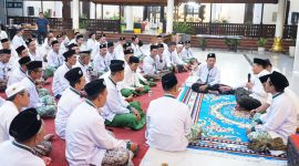 Bupati Sidoarjo H. Subandi mengajak masyarakat untuk terus berikhtiar membangun Sidoarjo melalui doa dan kebersamaan di Pendopo Delta Wibawa, Kamis malam (25/9).