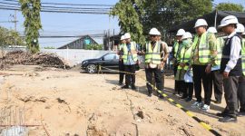 , Bupati Sidoarjo H. Subandi meninjau langsung progres pengerjaannya RSUD Sedati, Selasa, (23/9). 