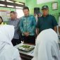 Bupati Sidoarjo, H. Subandi, bersama jajaran Forkopimda, melaksanakan inspeksi mendadak (sidak) program Makan Bergizi Gratis (MBG) di Kecamatan Tarik pada hari Selasa (16/9). 