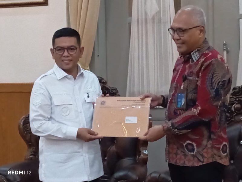 Gubernur Banten Andra Soni menerima kunjungan Ketua Persatuan Wartawan Indonesia (PWI) Pusat Akhmad Munir bersama jajaran pengurus di Gedung Negara, Kota Serang, Kamis (18/9/2025).