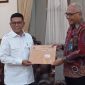 Gubernur Banten Andra Soni menerima kunjungan Ketua Persatuan Wartawan Indonesia (PWI) Pusat Akhmad Munir bersama jajaran pengurus di Gedung Negara, Kota Serang, Kamis (18/9/2025).