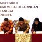Bupati Sidoarjo Subandi teken nota kesepahaman (MoU) antara Ditjen Migas dan 15 pemerintah kabupaten/kota di Indonesia yang ditandatangani di Hotel Shangri-La, Jakarta, Kamis (18/9/2025).