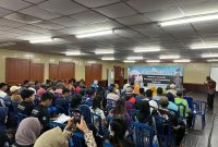 Ratusan peternak di sekitar perusahaan PLN Nusantara Power Up Tanjung Awar-Awar saat menerima sosialisasi pencegahan PMK dan Biosecurity Hewan Ternak