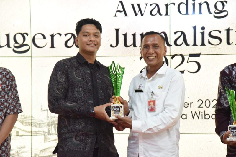 Penghargaan diberikan dalam acara Anugerah Jurnalistik Sidoarjo 2025 yang juga dibarengi dengan kegiatan Talk Show Sidoarjo Heritage Talks di pendopo Delta Wibawa, Rabu, (24/9). 