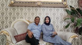Ketua Dewan Penasehat DPC Partai Gerindra Sidoarjo, Rahmat Muhajirin, S.H., M.H.,  bersama istri.
