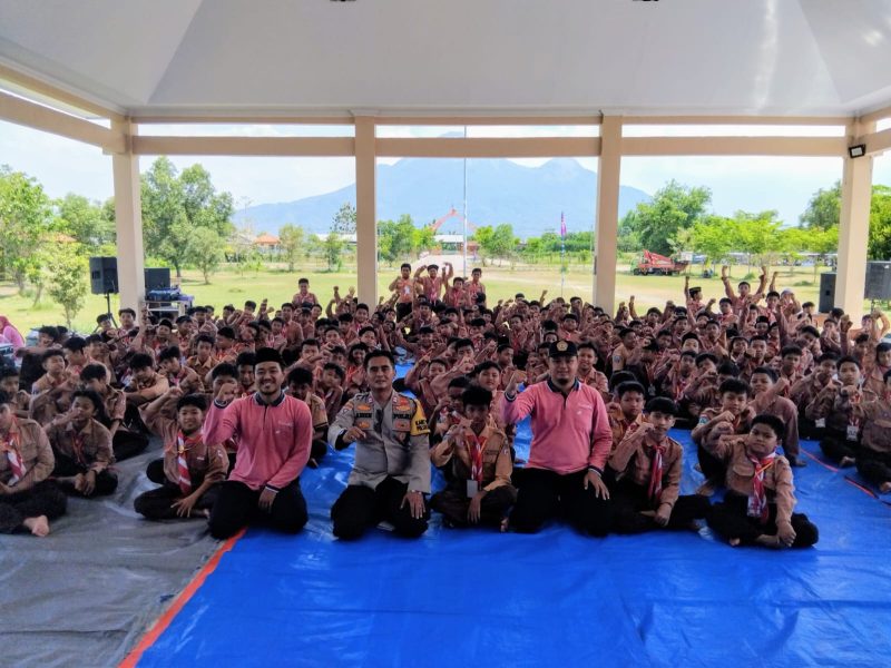 Polsek Krembung Polresta Sidoarjo melaksanakan pembinaan dan penyuluhan (Binluh) tentang tata kelola keamanan perkemahan di Bumi Perkemahan Desa Tanjekwagir, Kecamatan Krembung, Senin (29/9/2025).