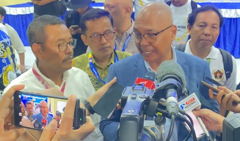 Ketua Umum PWI Pusat terpilih Akhmad Munir saat berikan keterangan usai Kongres Persatuan PWI 2025.