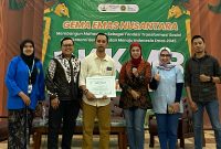 Para pemateri foto bersama usai acara.