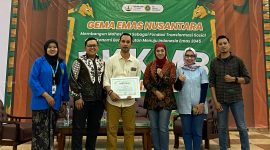 Para pemateri foto bersama usai acara.