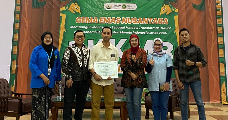 Para pemateri foto bersama usai acara.