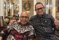 Ketua Umum PWI Pusat Terpilih 2025-2030 sekaligus Direktur Utama LKBN Antara Akhmad Munir  bersama Andy Setiawan, Owner CV Star Makmur Sejahtera Distributor Sari Roti Madura Raya, Cilegon dan Serang.