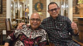 Ketua Umum PWI Pusat Terpilih 2025-2030 sekaligus Direktur Utama LKBN Antara Akhmad Munir  bersama Andy Setiawan, Owner CV Star Makmur Sejahtera Distributor Sari Roti Madura Raya, Cilegon dan Serang.