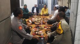 Polsek Tulangan melaksanakan silaturahmi dengan Tokoh Agama di wilayah hukumnya. Seperti berlangsung pada Kamis (25/9/2025) malam di Desa Gelang, Kecamatan Tulangan, Kabupaten Sidoarjo.