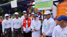 Gubernur Jawa Timur, Khofifah Indar Parawansa singgah di Kelurahan Jambangan. Selain itu, Gubernur Khofifah meninjau inovasi Kelurahan Jambangan untuk meningkatkan kualitas lingkungan hidup seperti INPAS (Instalasi Penjernih Air Sungai) dan GEBLAK (Gerakan Balik Kanan), Surabaya, Minggu, (19/10/2025).