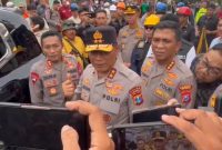 Kapolda Jatim Irjen Pol Nanang Avianto meninjau langsung lokasi reruntuhan.