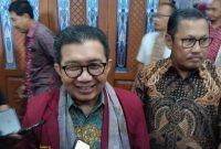 Wakil Ketua Dewan Pengawas Danantara Indonesia, Prof. Dr. Muliaman Darmansyah Hadad, Ph.D., saat memberikan keterangan di depan wartawan.