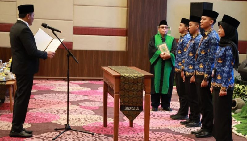 Sebanyak 324 Pegawai Pemerintah dengan Perjanjian Kerja (PPPK) Tahap II Kabupaten Sidoarjo formasi tahun 2024 resmi menerima Surat Keputusan (SK) pengangkatan.