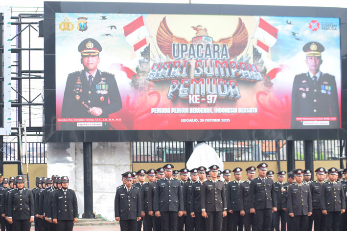 Polresta Sidoarjo melaksanakan Upacara Peringatan Sumpah Pemuda ke-97 Tahun 2025 di Lapangan Apel Mako Polresta Sidoarjo, Selasa (28/10/2025).
