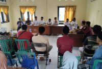 Ketua KP3, Sampang, Suyono, M.Si saat Mimpin Rapat Sosialisasi Antisipasi Kelangkaan dan Penyelewengan Pupuk Bersubsidi, dihadiri Segenap Perwakilan Dinas pertanian, Dinas perdagangan, DPRD kab. Sampang, Kejaksaan, Kepolisian/Polres, TNI Kodim 0828, dan perwakilan DLH.