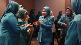 dr.Hj.Sriatun Subandi, Ketua TP PKK Kabupaten Sidoarjo dalam acara Rapat Kerja Daerah PKK Kabupaten Sidoarjo Tahun 2025, yang di gelar di Hotel Aston Kahuripan Sidoarjo, Rabu 26/11/2025.