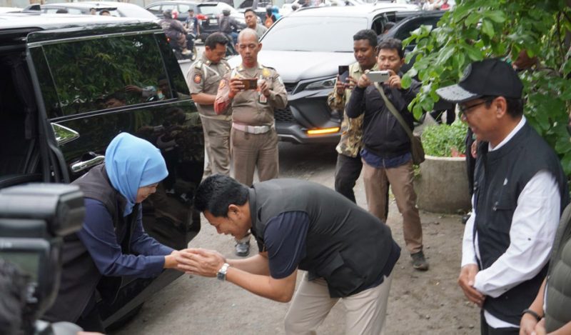 Pemerintah Provinsi Jawa Timur kembali menggelar Pasar Murah di Kabupaten Sidoarjo pada Minggu (16/11). Kegiatan ini dilaksanakan di halaman Kantor Kelurahan Kemasan, Kecamatan Krian.