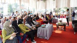 Bupati Sidoarjo, H. Subandi, membuka secara resmi Kampanye Penuntasan Tuberkulosis (TBC) yang diselenggarakan oleh Dinas Kesehatan (Dinkes) Sidoarjo di Alun-alun Sidoarjo, Minggu (9/11/2025).