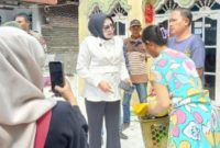 ‎Wakil Bupati Sidoarjo, Hj. Mimik Idayana, langsung gerak cepat (gercep) meninjau lokasi terdampak pada Kamis (11/12/2025) .