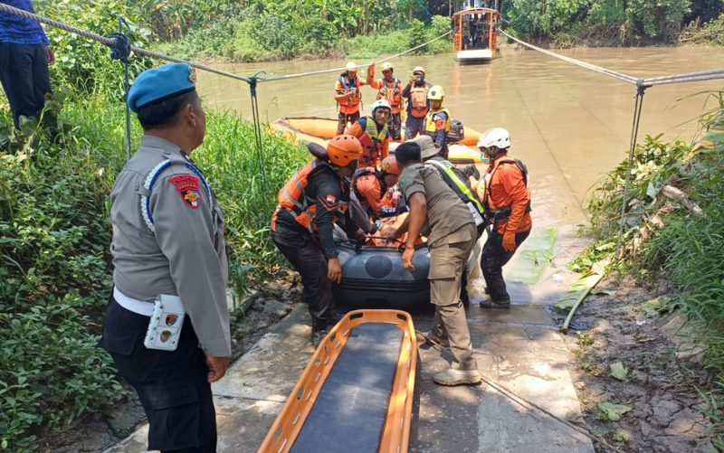 Seorang remaja berusia 14 tahun yang sebelumnya dilaporkan terseret arus berhasil ditemukan Tim SAR Gabungan pada Rabu siang (10/12/2025).