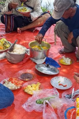 Guyub dan Penuh Tawa, Alumni SMPN 1 Buduran 1989 Gelar Halal Bihalal Sambil Mancing
