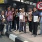 Dewan Kesenian Surabaya (DKS) secara resmi melaporkan dugaan tindak pidana pencurian dengan pemberatan dan/atau penggelapan atas sejumlah barang inventaris kesenian milik DKS ke Polrestabes Surabaya.