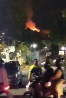 Gudang Toko Rani Puri Magetan Terbakar, 3 Unit Damkar Dikerahkan