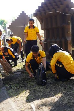Polresta Sidoarjo Laksanakan Kerja Bakti di Jajaran Polsek, Ciptakan Lingkungan Bersih